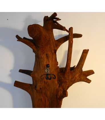 Καλόγερος χειροποίητος από κορμό δέντρου με μεταλλικούς γάντζους 060